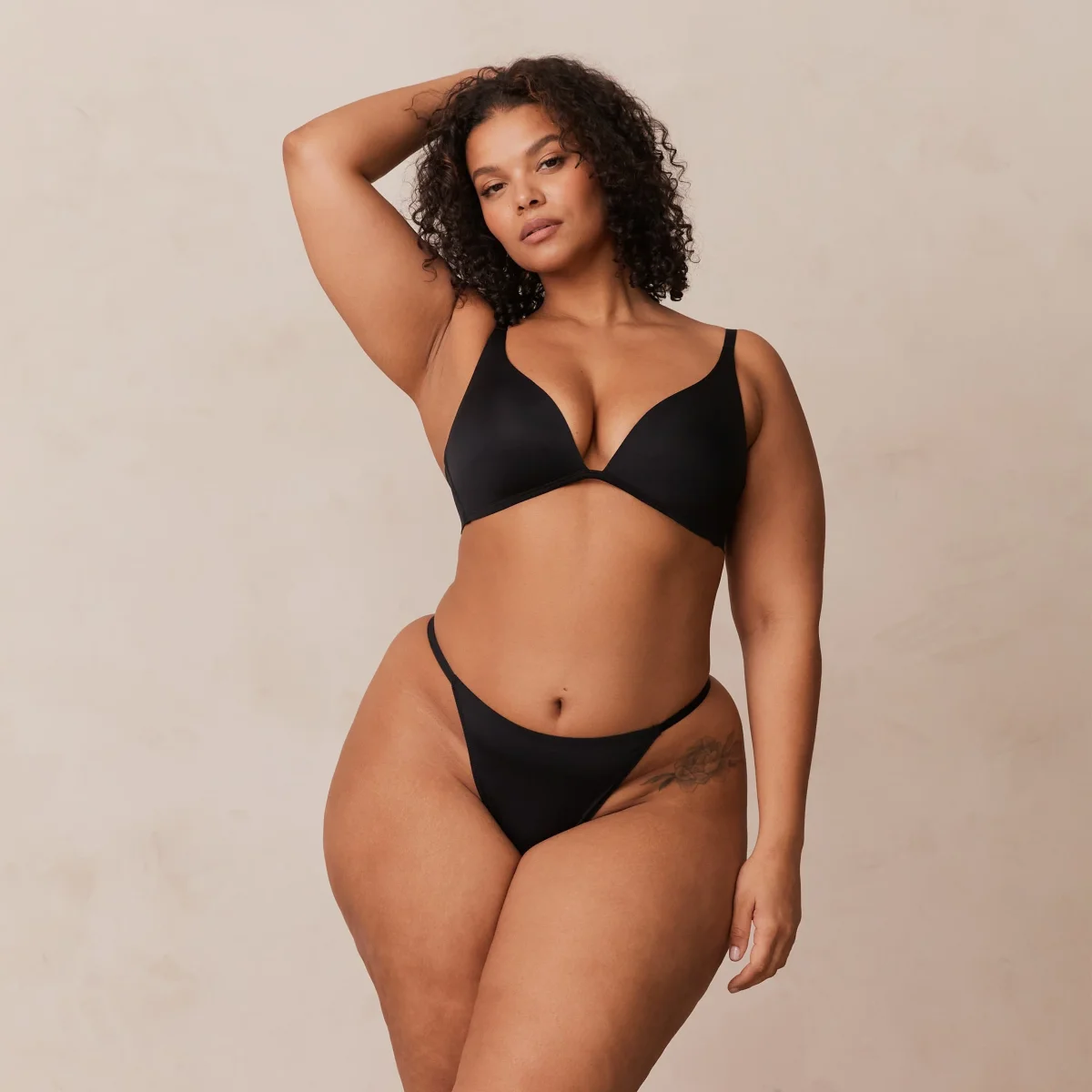 Light Plunge Soutien-Gorge T-Shirt Sans Armatures - Noir – Image 8