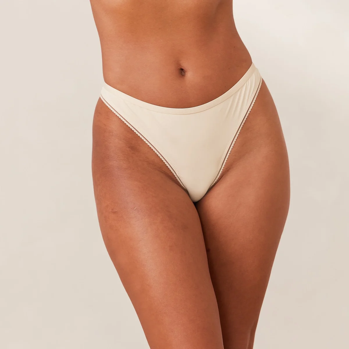 Comfort String - Latte – Image 2