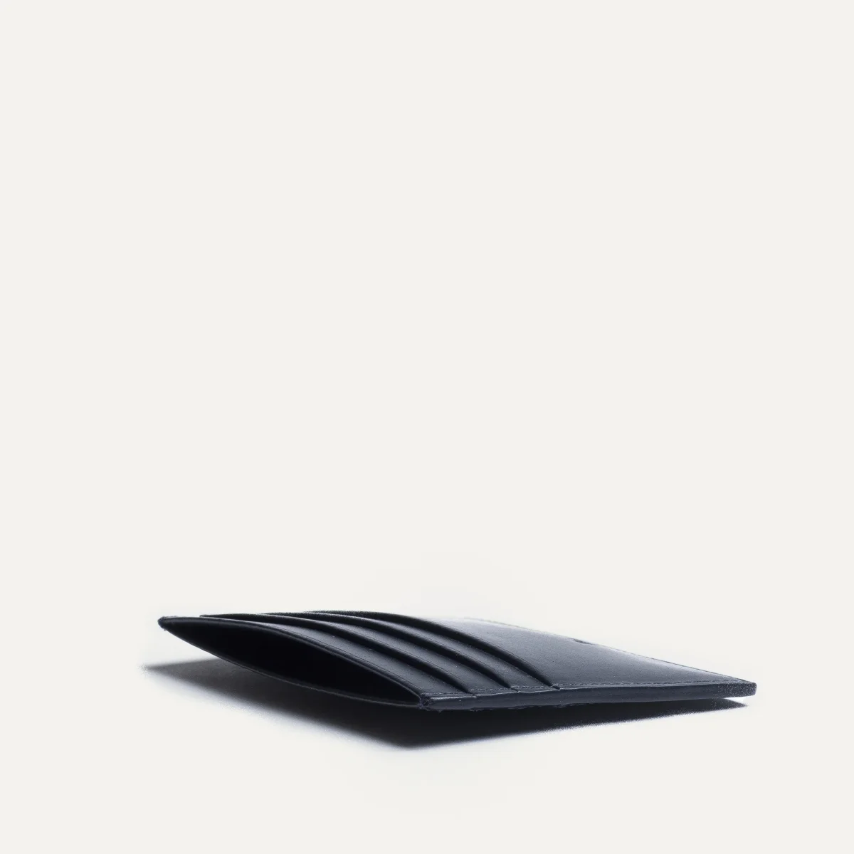 Porte-cartes en cuir lisse ~ KARL - MARINE – Image 4