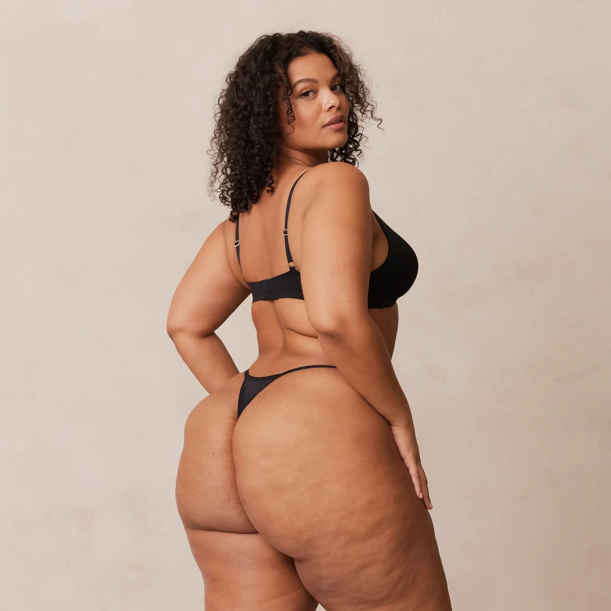 Light Plunge Soutien-Gorge T-Shirt Sans Armatures - Noir – Image 9