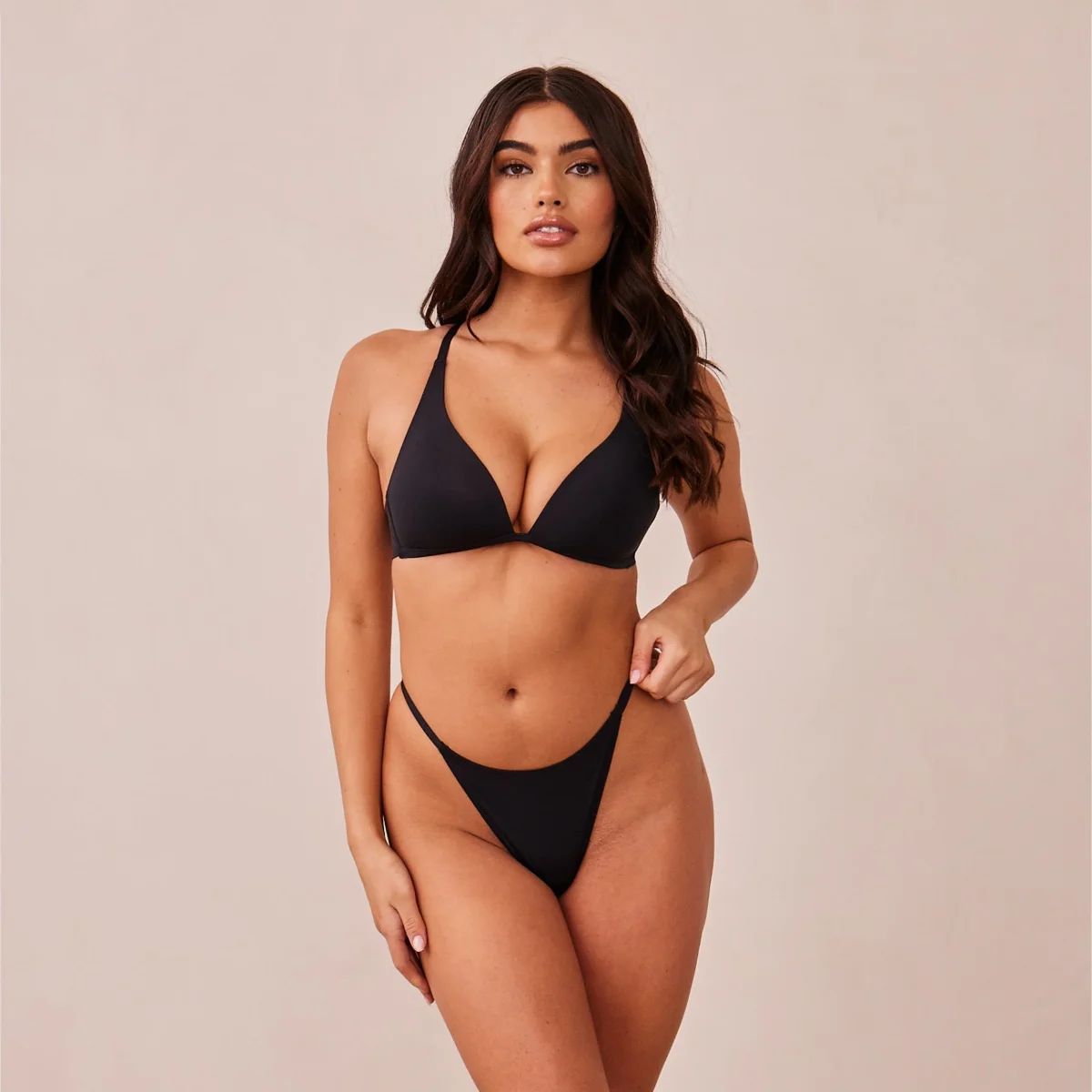 Light Plunge Soutien-Gorge T-Shirt Sans Armatures - Noir – Image 7