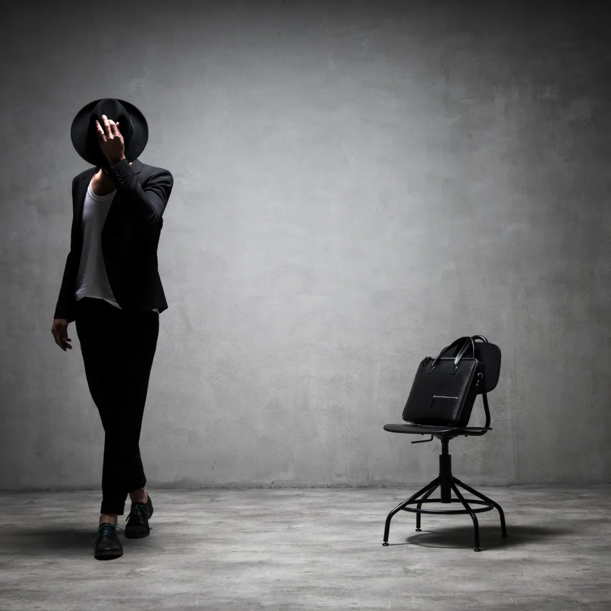 ALESSANDRO | Cuir noir - Imparfait #14 – Image 9