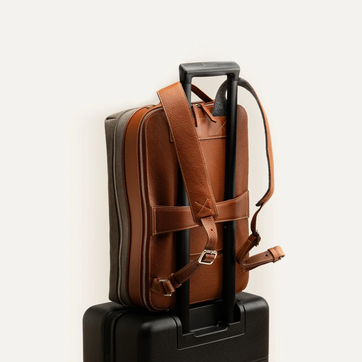 Sac à dos de voyage ~ ANTOINE II - GRIS & COGNAC – Image 3