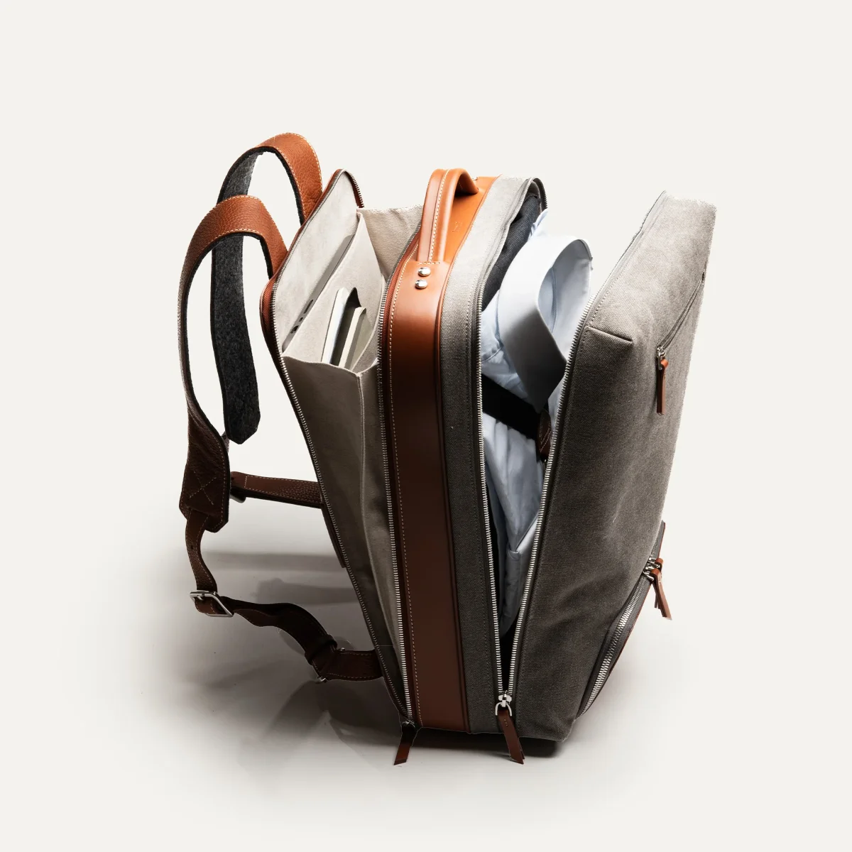 Sac à dos de voyage ~ ANTOINE II - GRIS & COGNAC – Image 4