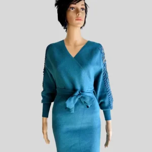 Robe-pull cache-cœur BLEUE en dentelle à nouer