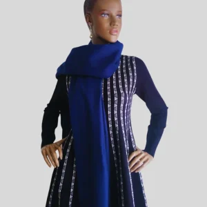 Écharpe BLEU FONCÉ à franges