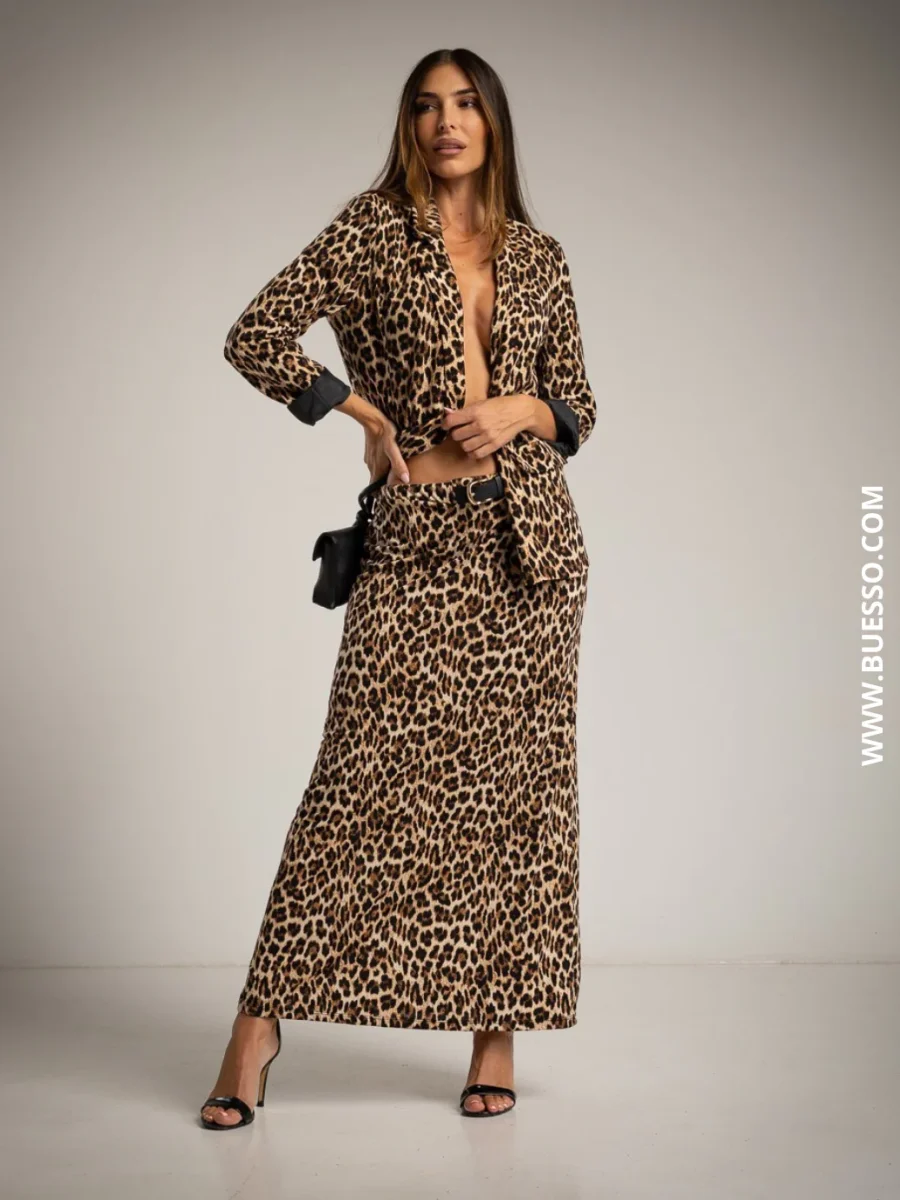 Ensemble tailleur léopard femme élégant