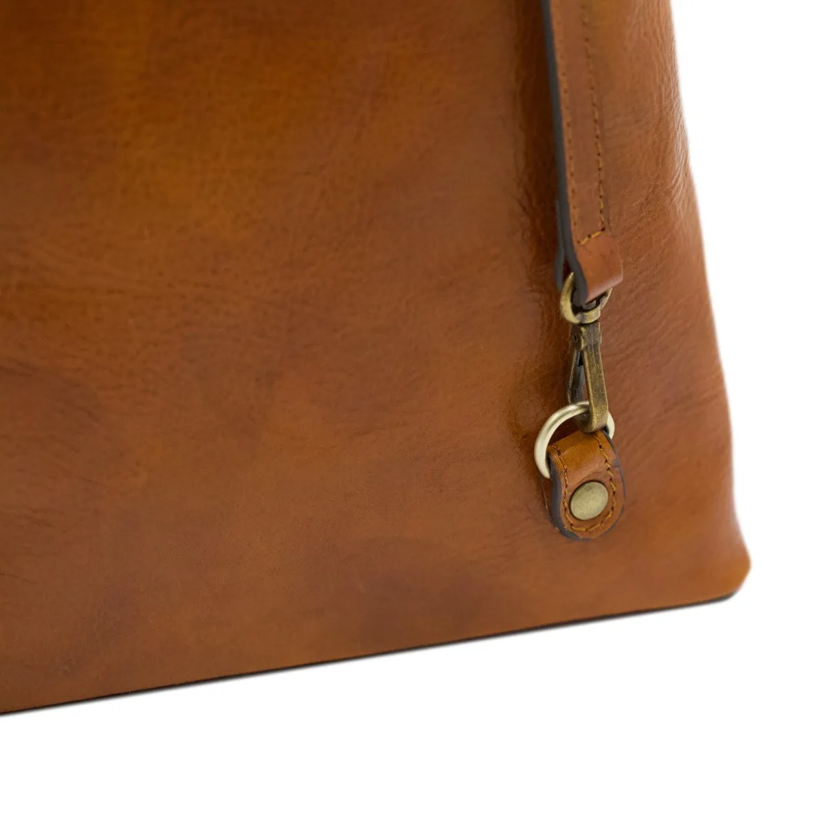 Sac en cuir convertible en sac à dos Noemi – Image 8