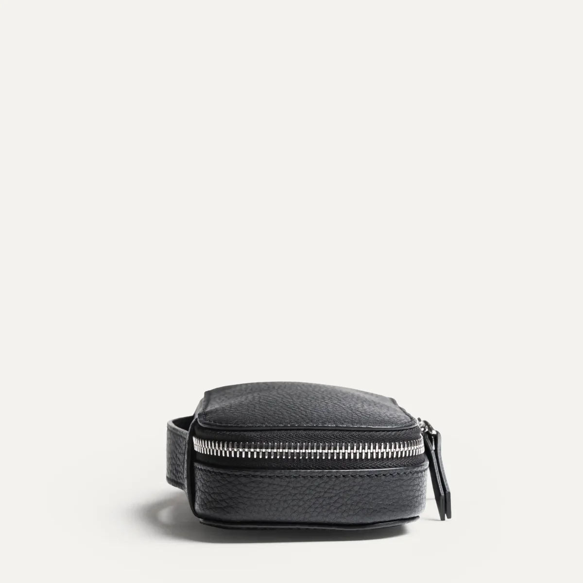Trousse de toilette compacte ~ EVA - Cuir grainé noir – Image 4