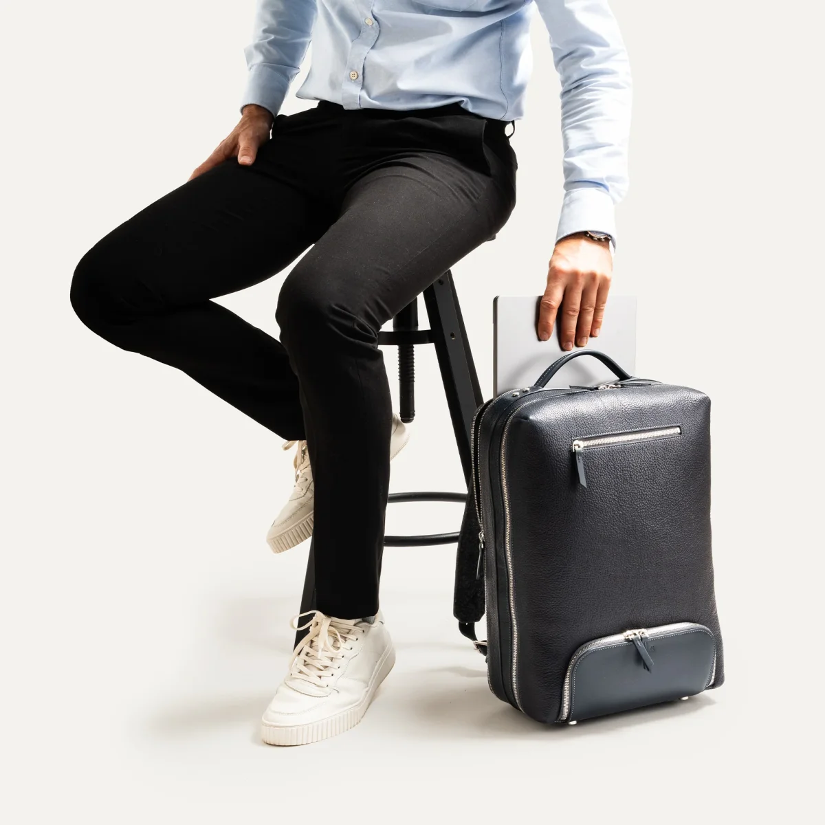 Sac à dos de voyage ~ GASPARD - CUIR MARINE – Image 9