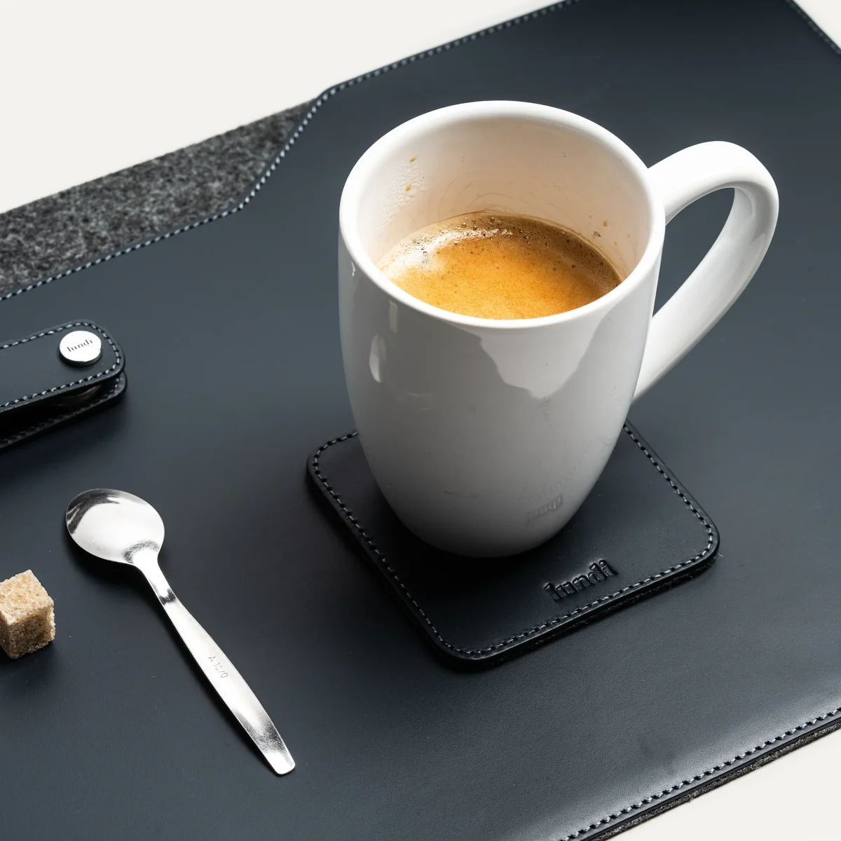 Sous-tasses en cuir ~ IVO - MARINE – Image 4