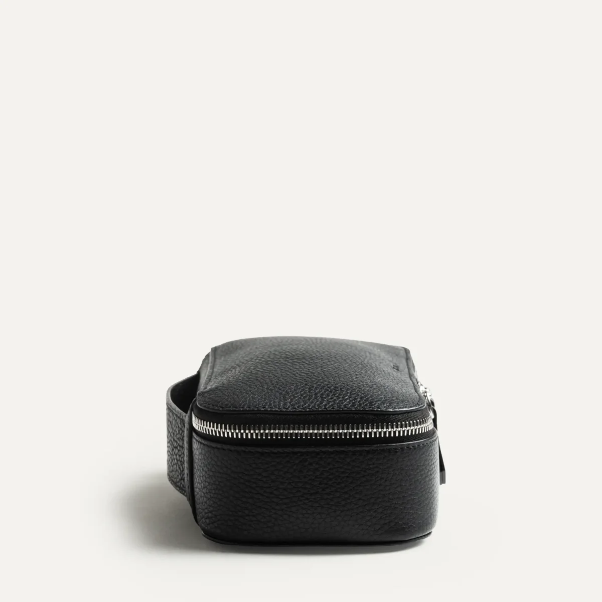Trousse de toilette en cuir grainé ~ LISA - Noir – Image 5