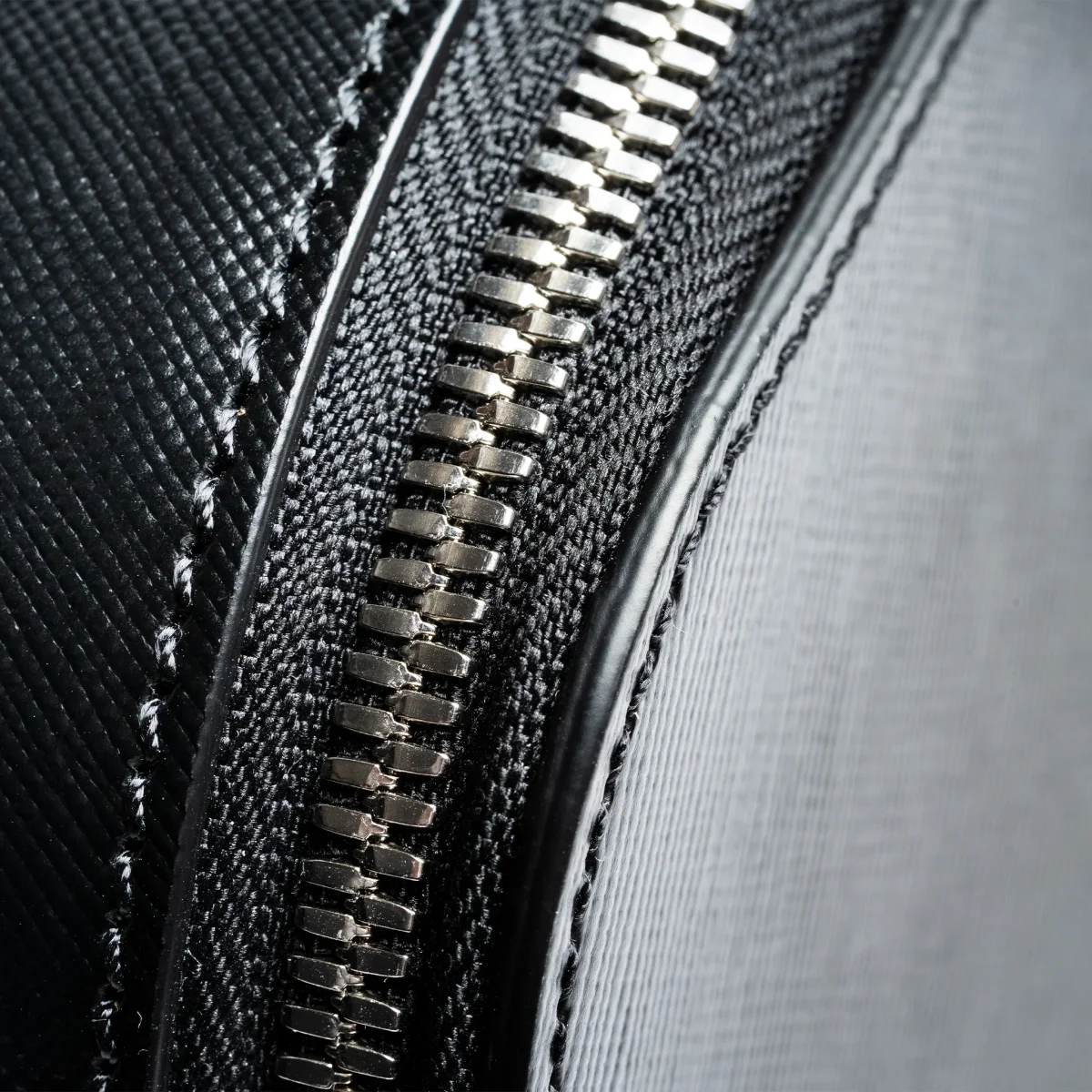 Porte-documents en cuir Saffiano ~ PAOLO II - NOIR – Image 7