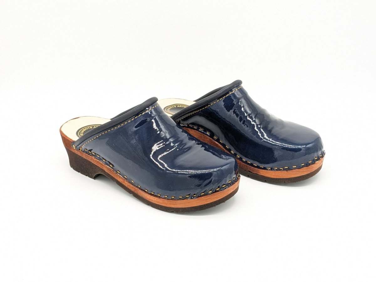 Sabot vernis bleu marine – Image 3