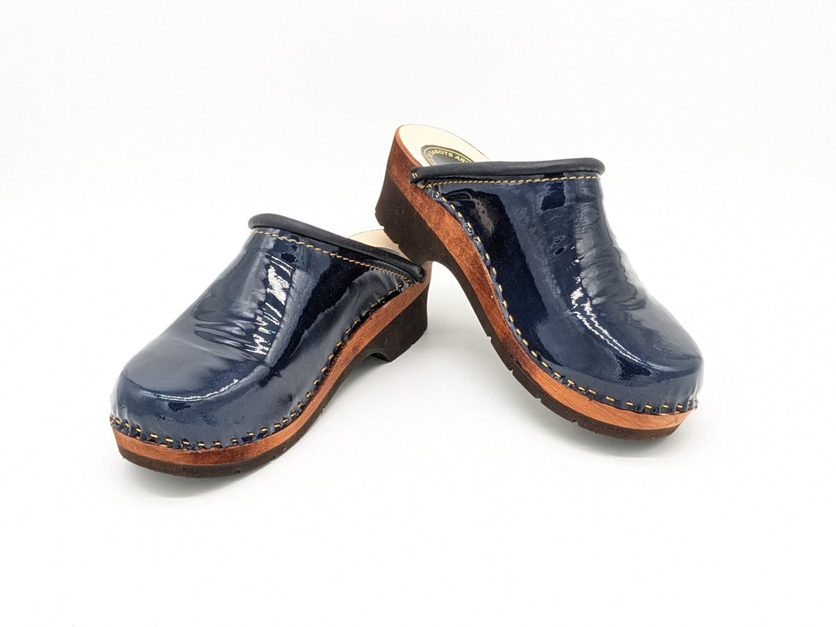 Sabot vernis bleu marine – Image 2