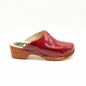 Sabot bois vernis rouge