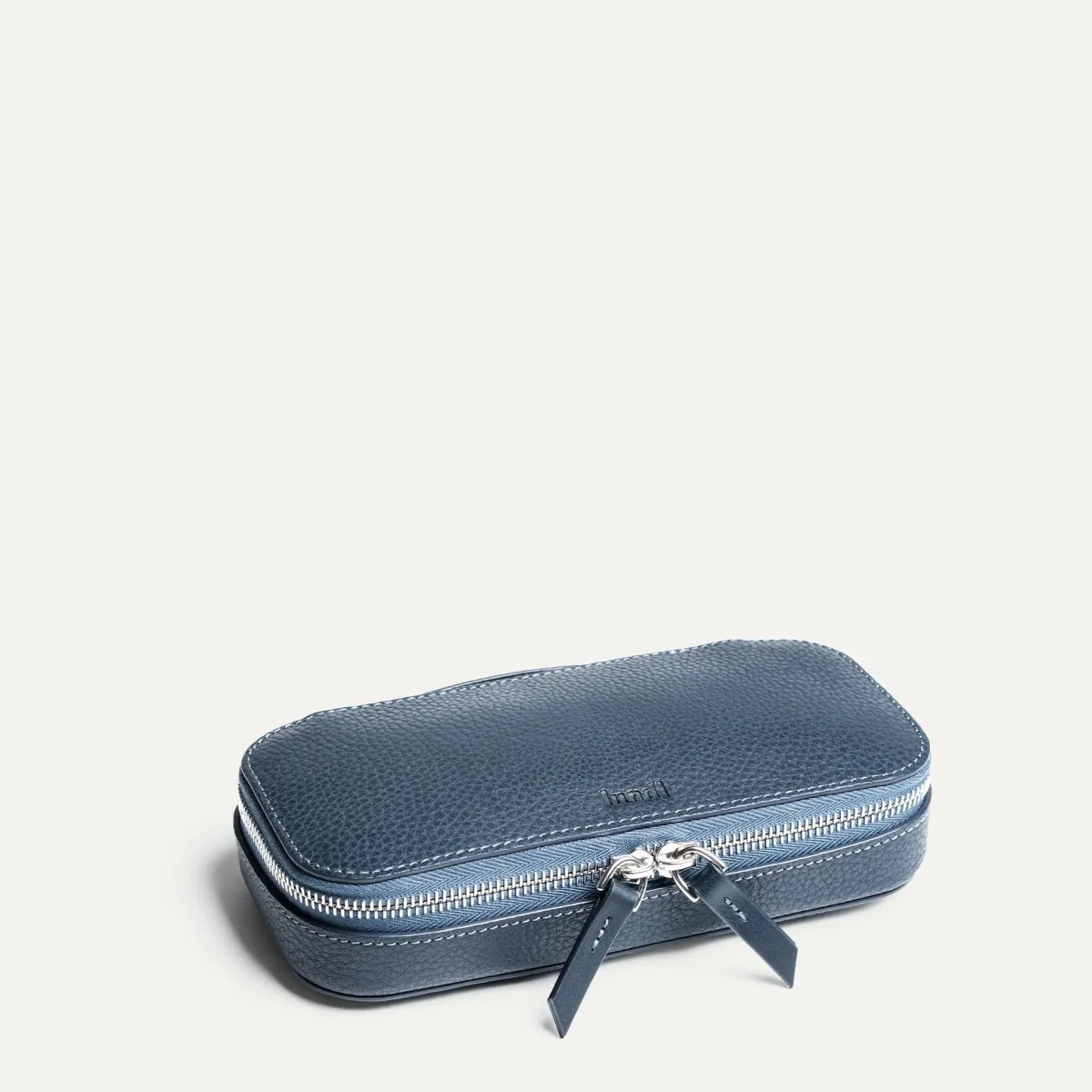 Trousse de toilette compacte ~ EVA - Cuir grainé marine – Image 4