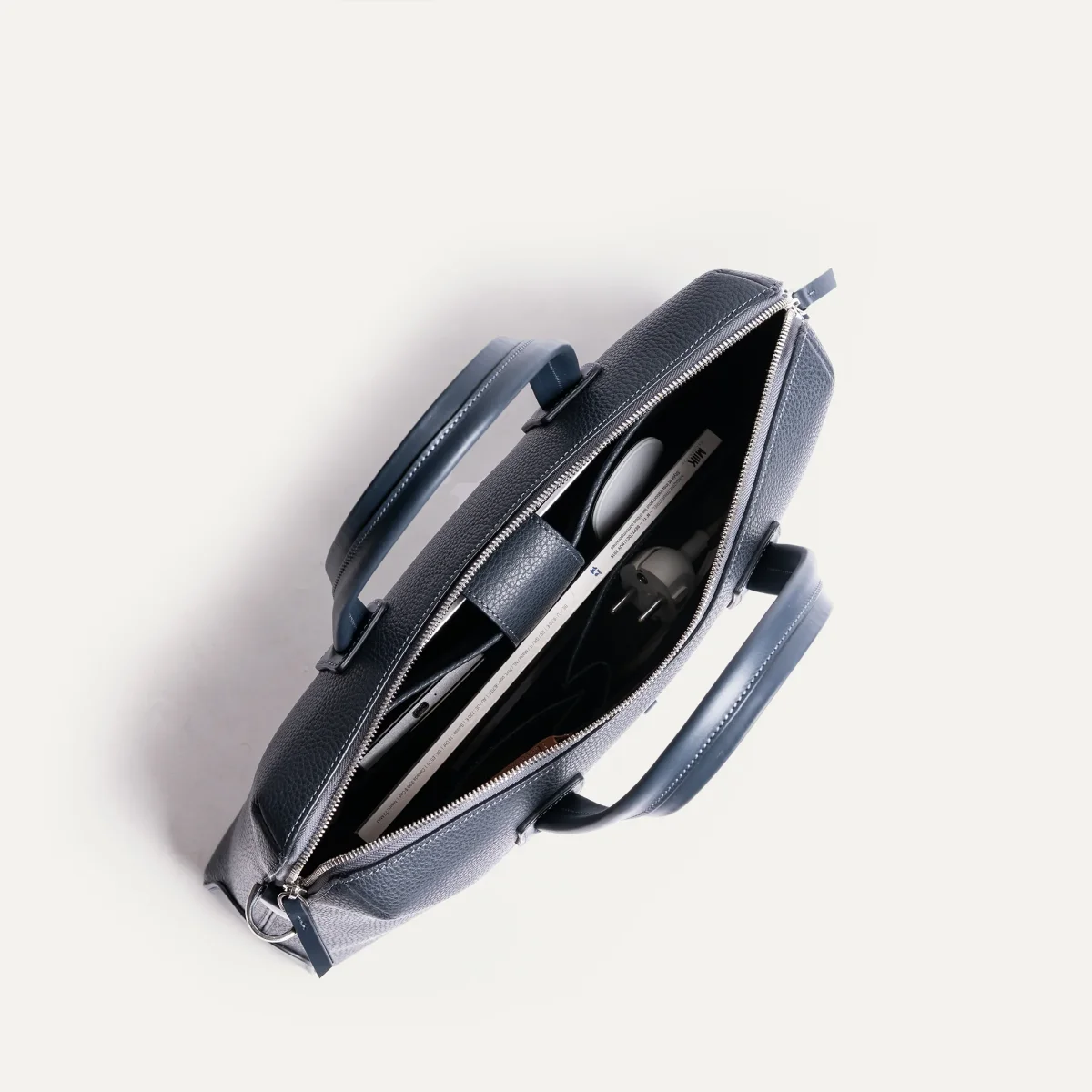 Porte-documents en cuir grainé ~ VALENTIN - MARINE – Image 4